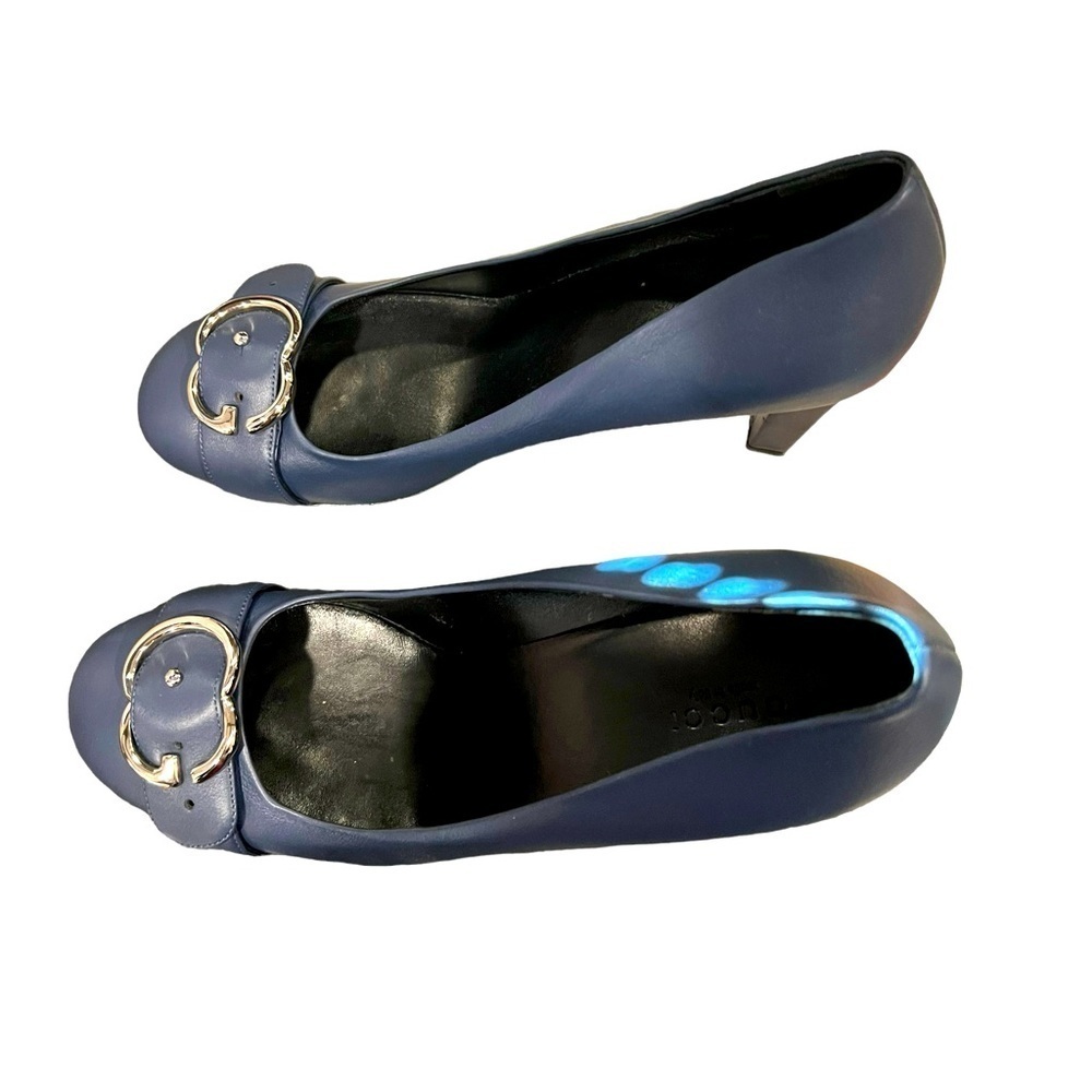 Gucci shoes for women size 9US. Beautiful blue color .